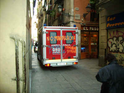 Ambulance med grafitti